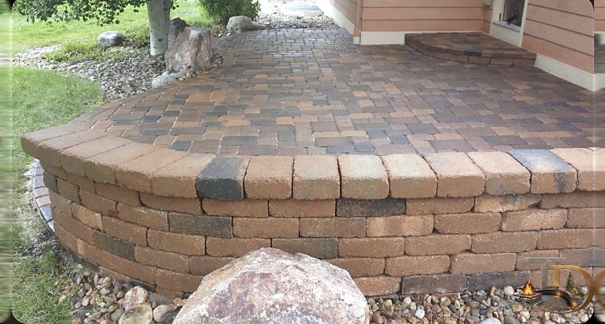 Fire pit with safe clearances from the home